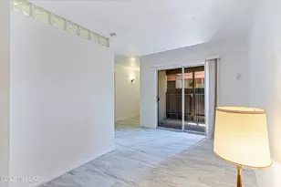 1620 N Wilmot Rd, Tucson, AZ 85712 - Photo 1