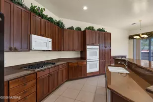 1230 N Golden Palomino Pl, Tucson, AZ 85715 - Photo 9