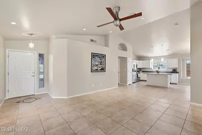 8967 E Marci Lynne Way, Tucson, AZ 85747 - Photo 3