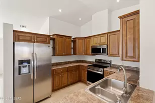 5845 S Torrence Dr, Tucson, AZ 85746 - Photo 9