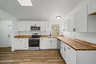 12507 W Easter Pl, Tucson, AZ 85736 - Photo 9