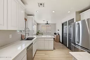 8350 N Austin Nikolas Ct, Tucson, AZ 85704 - Photo 9