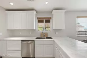 8350 N Austin Nikolas Ct, Tucson, AZ 85704 - Photo 7
