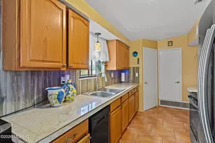208 W George Truit St, Corona de Tucson, AZ 85641 - Photo 11