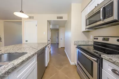 2061 S Sunburst Drive, Tucson, AZ 85748 - Photo 9
