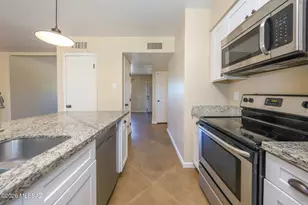 2061 S Sunburst Dr, Tucson, AZ 85748 - Photo 9