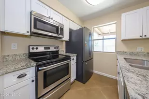 2061 S Sunburst Dr, Tucson, AZ 85748 - Photo 11