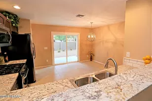 727 W Buffalo Grass Dr, Oro Valley, AZ 85755 - Photo 13