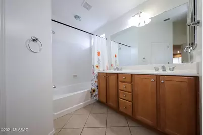 10489 E Bonpland Willow Drive, Tucson, AZ 85747 - Photo 17