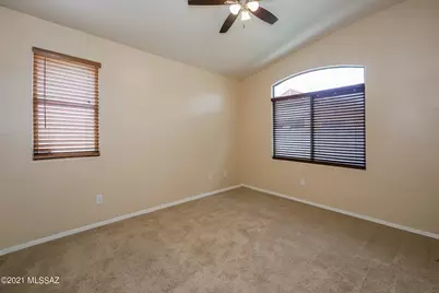 10489 E Bonpland Willow Drive, Tucson, AZ 85747 - Photo 13