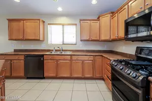 10489 E Bonpland Willow Dr, Tucson, AZ 85747 - Photo 9