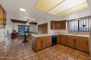 7526 N Desert Tree Dr, Tucson, AZ 85704 - Photo 19