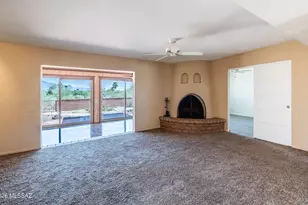 825 W Bella Vista Dr, Green Valley, AZ 85614 - Photo 11