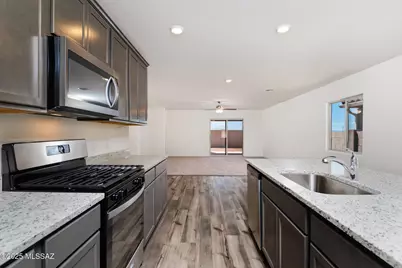 21917 E Wayward Lane, Red Rock, AZ 85145 - Photo 3