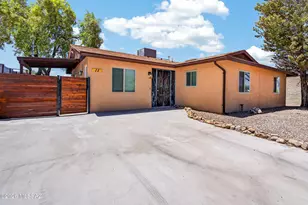11 W Forrest Feezor St, Corona de Tucson, AZ 85641 - Photo 1