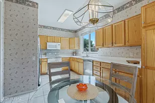 7676 W Copper Crest Pl, Tucson, AZ 85743 - Photo 11