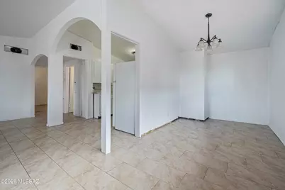 2010 S Amalia Avenue, Tucson, AZ 85713 - Photo 9