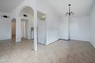 2010 S Amalia Ave, Tucson, AZ 85713 - Photo 9