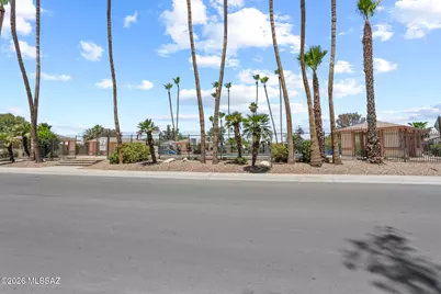 5951 N Belbrook Drive, Tucson, AZ 85741 - Photo 29