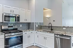 2534 E Chipped Stone Ln, Oro Valley, AZ 85755 - Photo 17