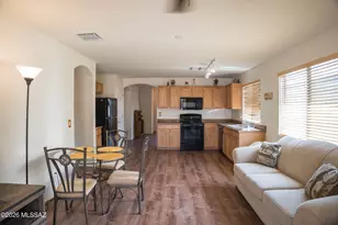9945 E Apache Rain Dr, Tucson, AZ 85748 - Photo 11