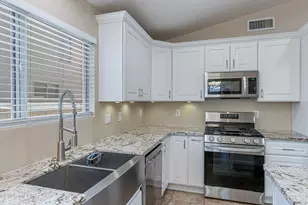 7101 W Amarante Dr, Tucson, AZ 85743 - Photo 15