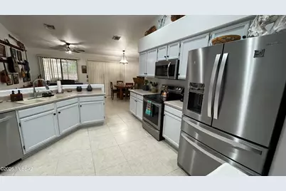 55 N Wellspring Drive, Green Valley, AZ 85614 - Photo 13