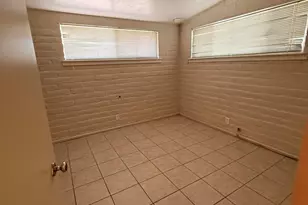 6926 E Kirkland Dr, Tucson, AZ 85710 - Photo 15