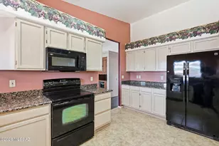 1505 W Belfry Ct, Green Valley, AZ 85622 - Photo 9