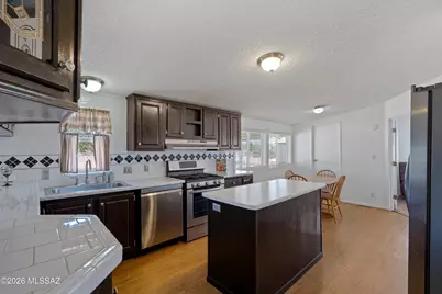 16860 W Falcon Lane, Marana, AZ 85653 - Photo 11