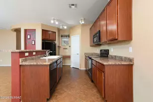 12694 N Maize Dr, Marana, AZ 85653 - Photo 9