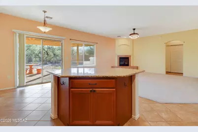 86 E Calle Trona, Green Valley, AZ 85614 - Photo 3