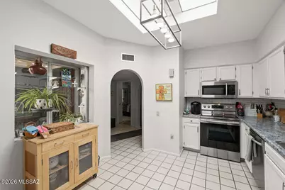 1366 W Calle Mendoza, Green Valley, AZ 85622 - Photo 15
