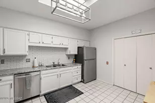 1366 W Calle Mendoza, Green Valley, AZ 85622 - Photo 13