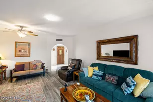 1366 W Calle Mendoza, Green Valley, AZ 85622 - Photo 9