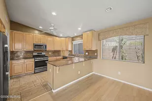 573 W Silvertip Rd, Oro Valley, AZ 85737 - Photo 7