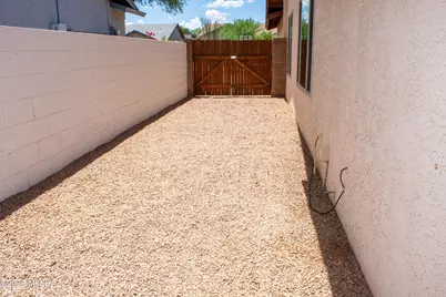 9661 E Caldwell Drive, Tucson, AZ 85747 - Photo 33
