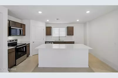 10018 E Lebaron Drive, Tucson, AZ 85747 - Photo 9