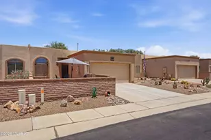 592 W Crenshaw Ln, Green Valley, AZ 85614 - Photo 3