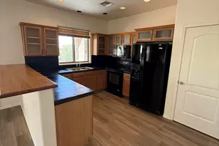 1670 S San Marcos Pl, Tucson, AZ 85713 - Photo 11