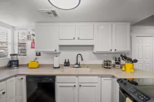 5051 N Sabino Canyon Rd, Tucson, AZ 85750 - Photo 13