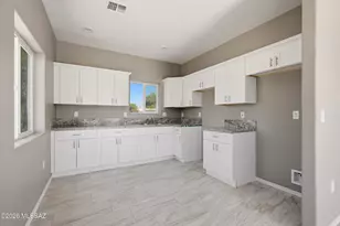 380 E Corona Rd, Tucson, AZ 85756 - Photo 5