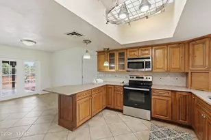 3910 S Via Del Ruisenor, Green Valley, AZ 85622 - Photo 13