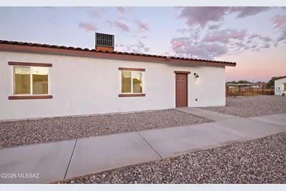 374 E Corona Road, Tucson, AZ 85756 - Photo 11