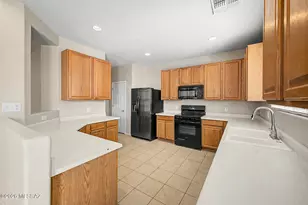 7065 S Parsnip Ln, Tucson, AZ 85756 - Photo 11