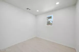 7841 E Longleaf Pl, Tucson, AZ 85730 - Photo 19