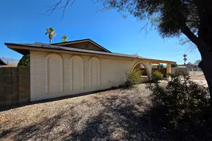 9441 East 5th Street, Tucson, AZ 85710 - Photo 11