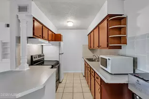 6331 N Barcelona Ct, Tucson, AZ 85704 - Photo 7