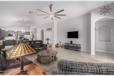 276 W Charles L McKay Street, Vail, AZ 85641 - Photo 9