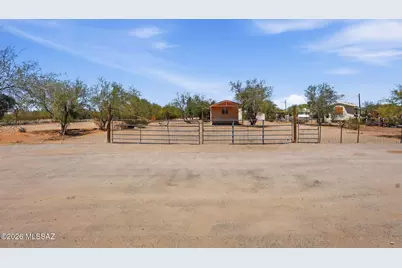 6811 N Guthrie Road, Tucson, AZ 85743 - Photo 1